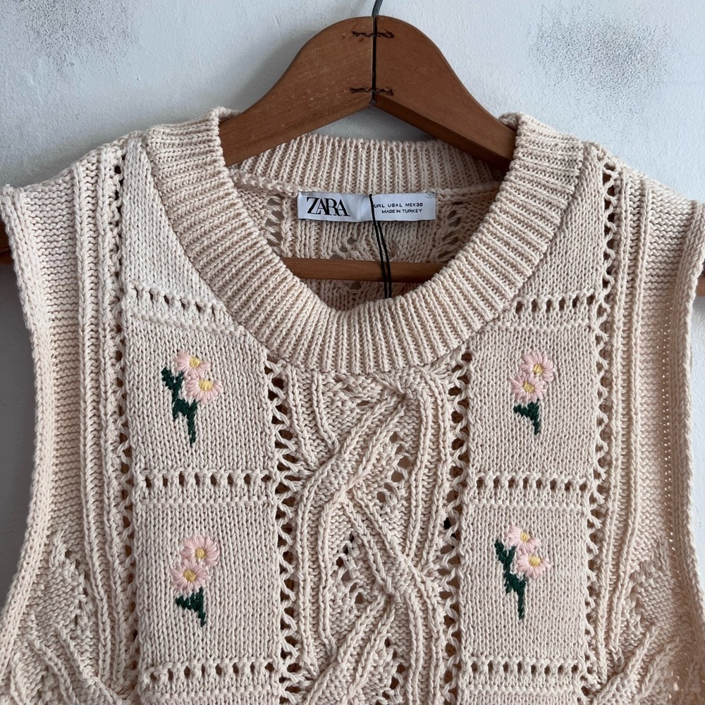 Zara Embroidery Floral Knit Scalloped Hem Vest - Picture 3 of 8